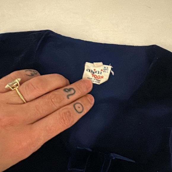 Vintage mini togs velvet navy blue vest with rocking horses and bow tie - Picture 2 of 5